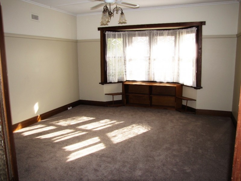 55 Moore Street, Moe VIC 3825