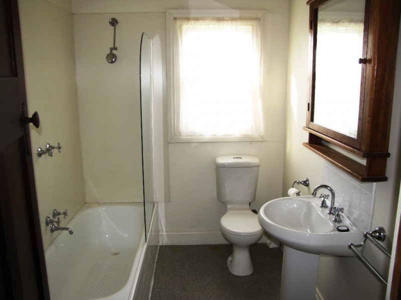 55 Moore Street, Moe VIC 3825