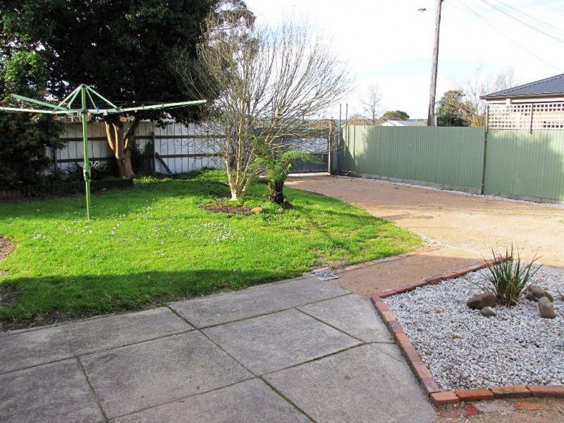 55 Moore Street, Moe VIC 3825