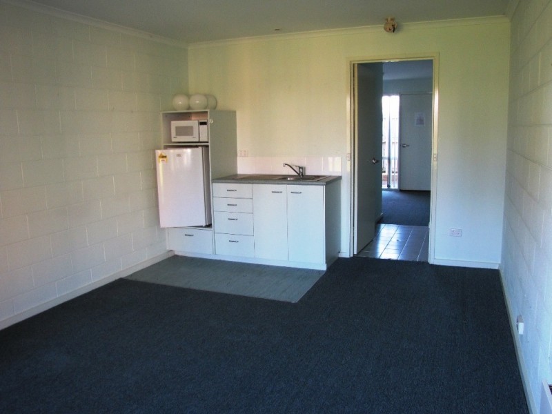 27-29 Moore Street, Moe VIC 3825