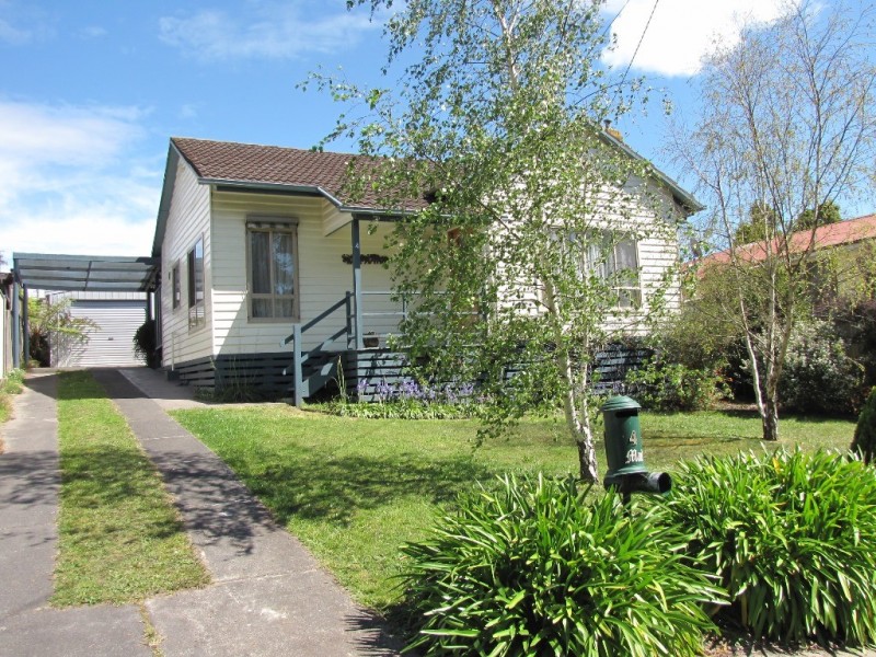 4 Dwyer Street, Moe VIC 3825