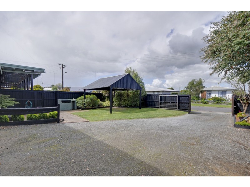21 Anderson Avenue, Yallourn North VIC 3825
