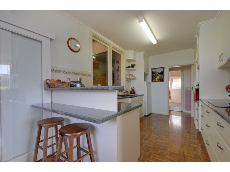 8 Murray Road, Newborough VIC 3825