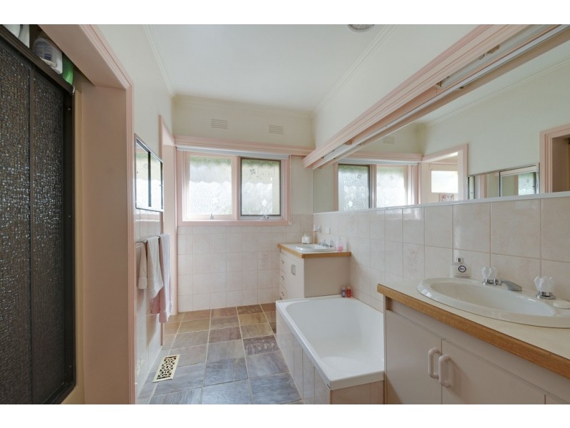 8 Murray Road, Newborough VIC 3825