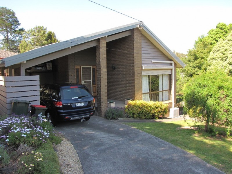 5 Smallburn Avenue, Newborough VIC 3825