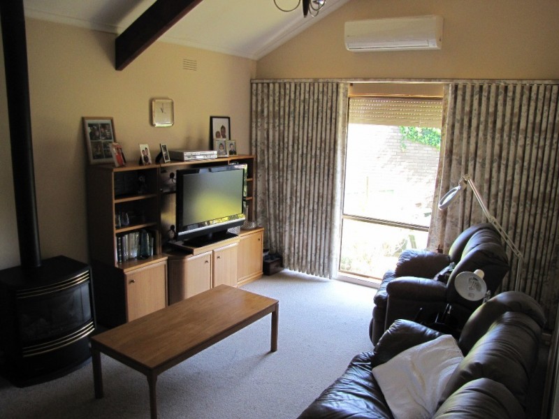 5 Smallburn Avenue, Newborough VIC 3825