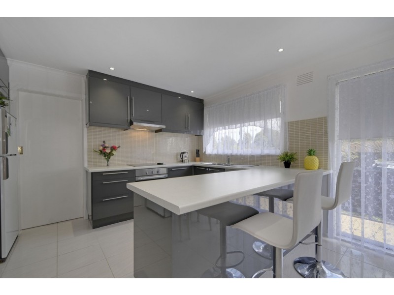 10 Cobb Court, Newborough VIC 3825