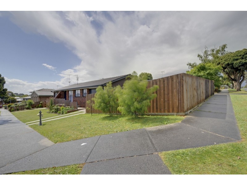 10 Cobb Court, Newborough VIC 3825