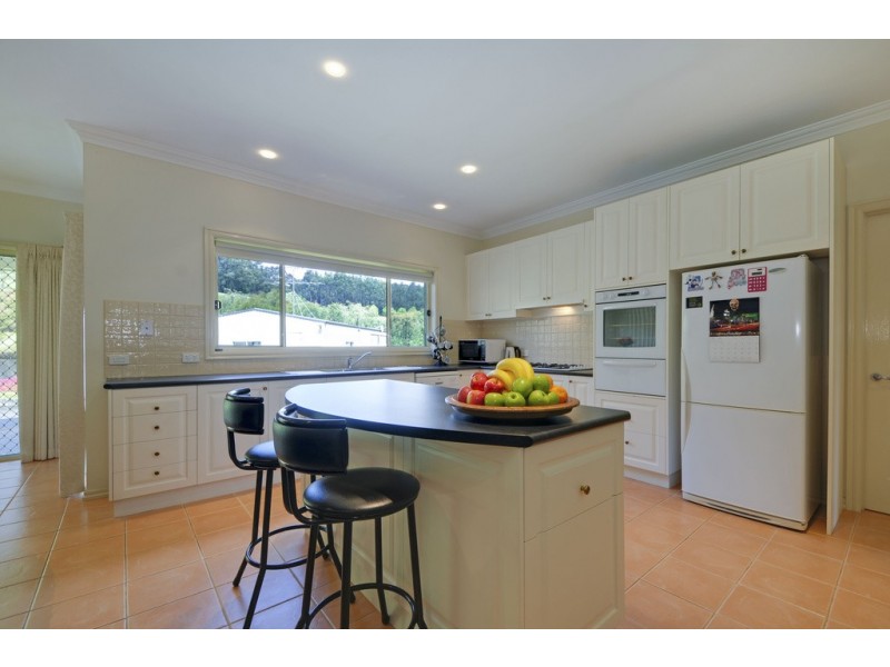 81 Pineridge Road, Moe VIC 3825