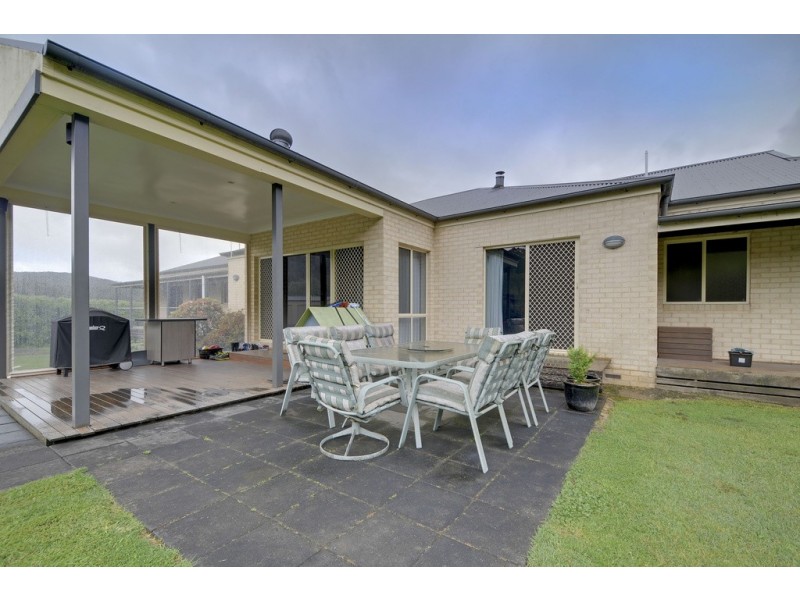 81 Pineridge Road, Moe VIC 3825