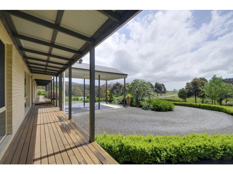 81 Pineridge Road, Moe VIC 3825