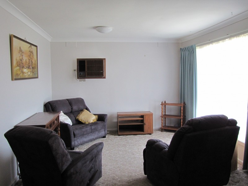 13 Charles Street, Moe VIC 3825