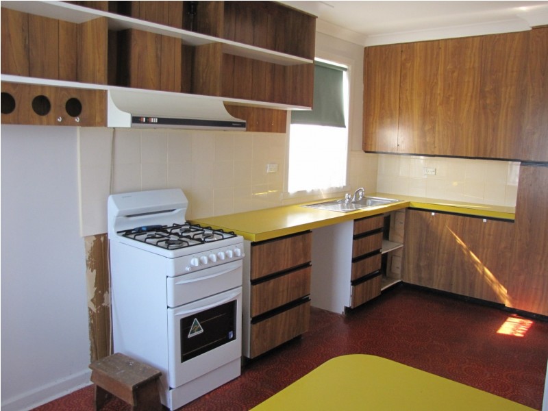 13 Charles Street, Moe VIC 3825