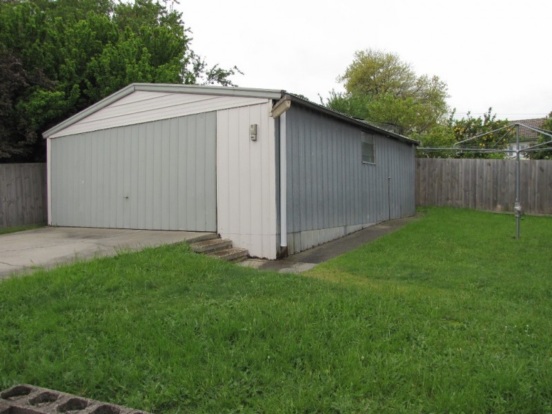 13 Charles Street, Moe VIC 3825