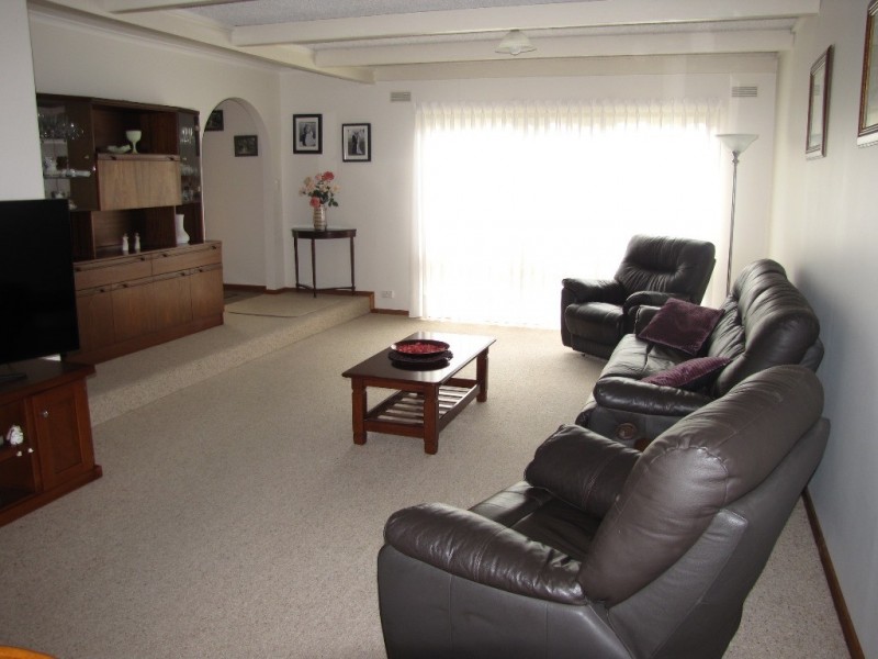 10 Bruce Street, Moe VIC 3825