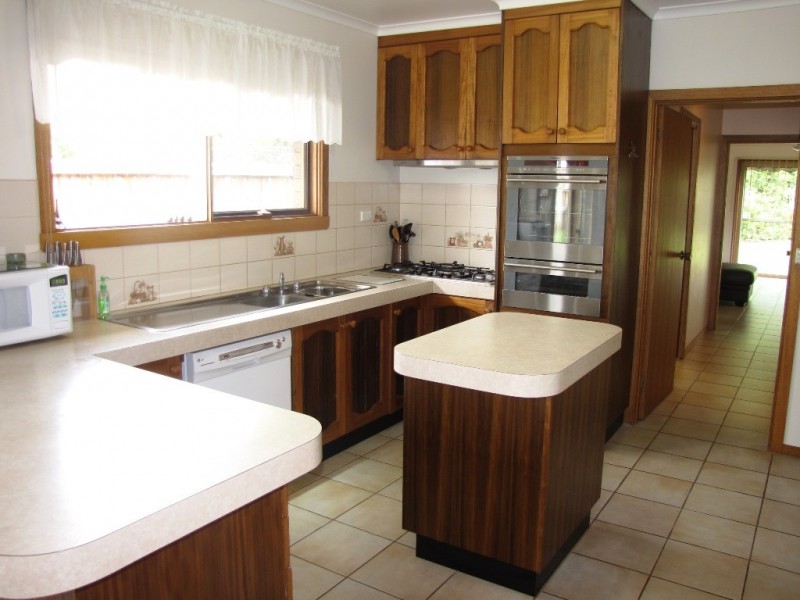 10 Bruce Street, Moe VIC 3825