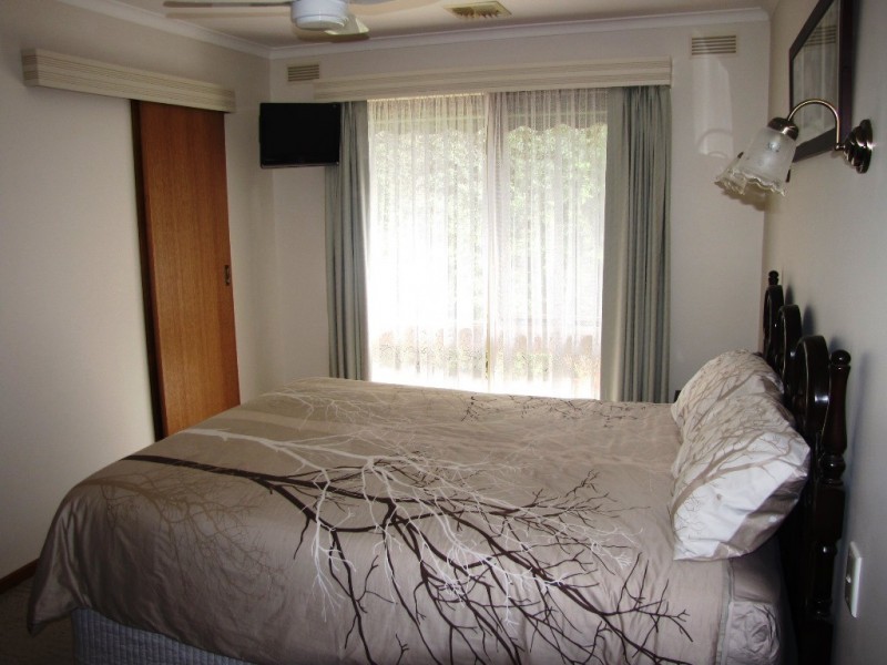 10 Bruce Street, Moe VIC 3825