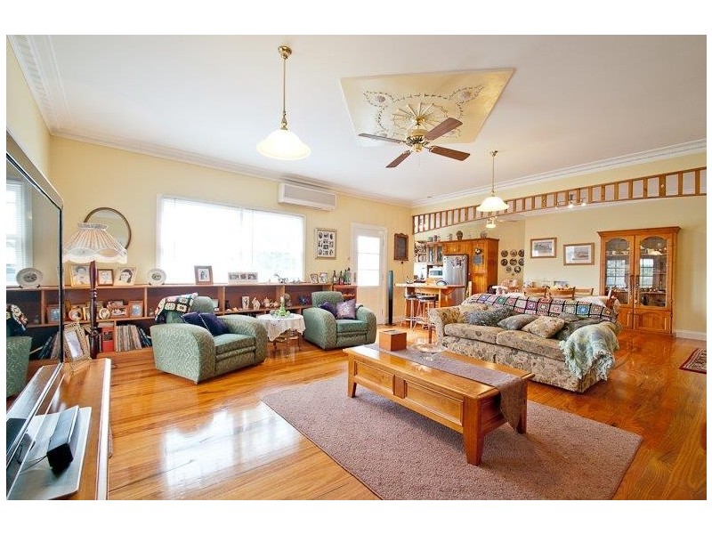6 Wuttrich Street, Moe VIC 3825