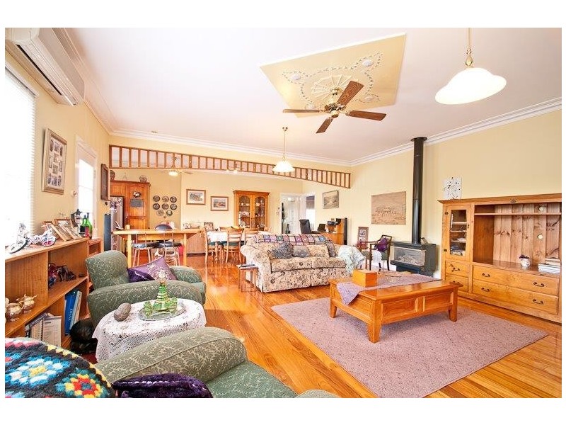 6 Wuttrich Street, Moe VIC 3825