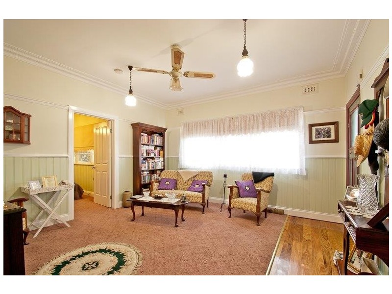 6 Wuttrich Street, Moe VIC 3825