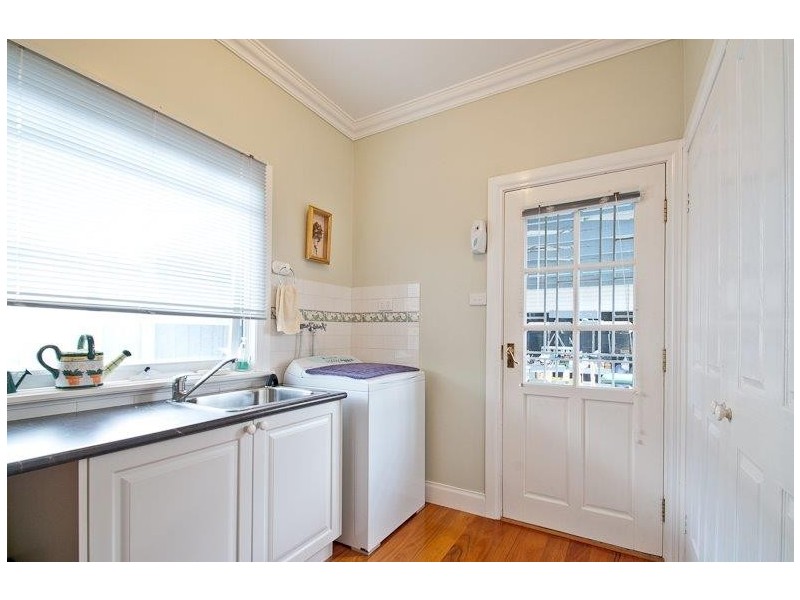 6 Wuttrich Street, Moe VIC 3825