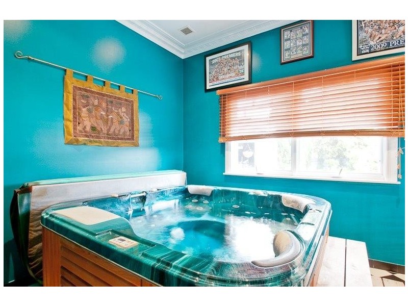 6 Wuttrich Street, Moe VIC 3825