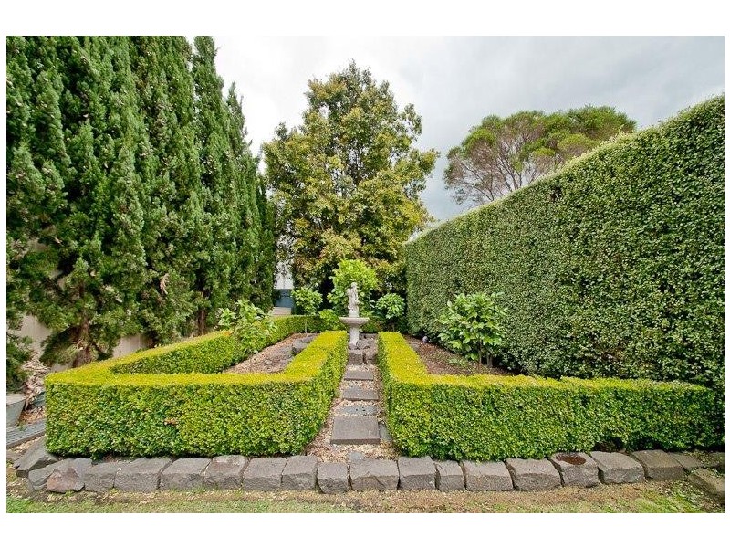 6 Wuttrich Street, Moe VIC 3825
