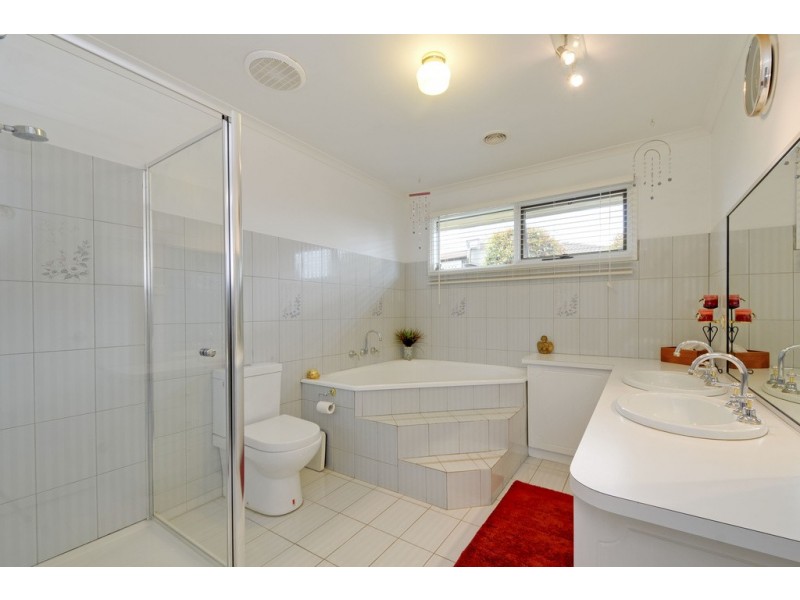 136 Southwell Avenue, Newborough VIC 3825