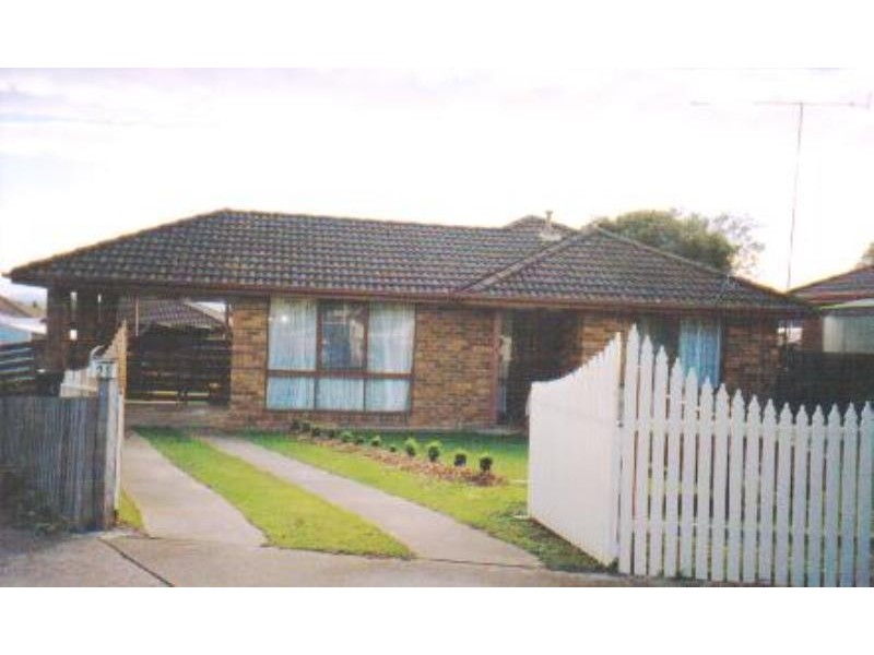 28 Randall Crescent, Moe VIC 3825