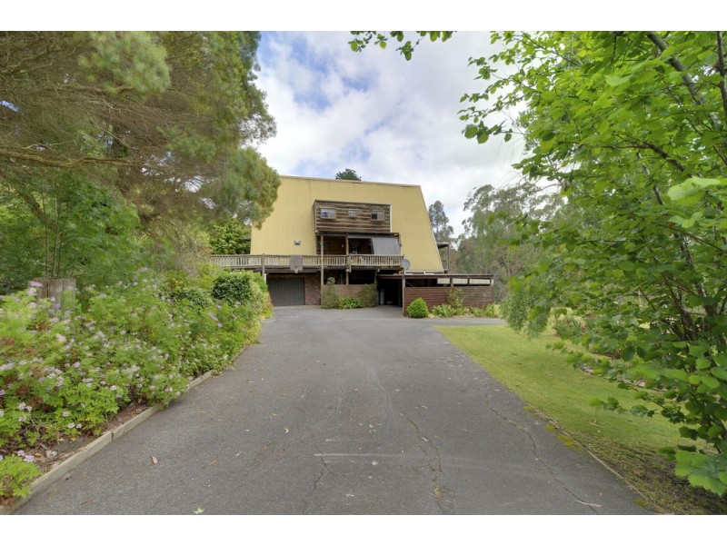 11 Frys Track, Hernes Oak VIC 3825