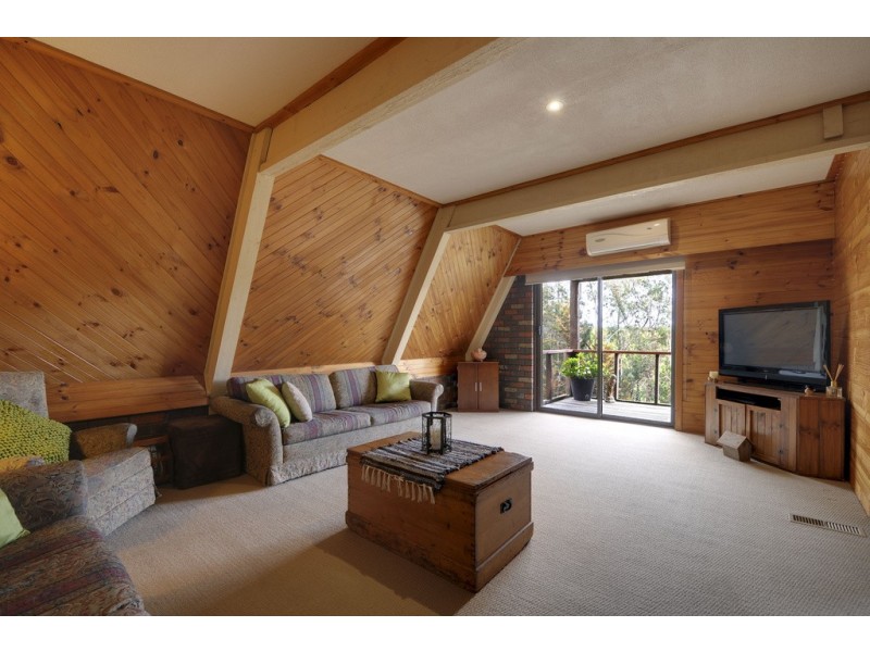 11 Frys Track, Hernes Oak VIC 3825