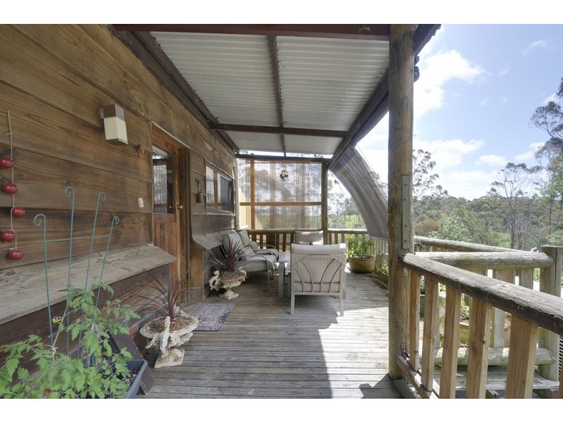 11 Frys Track, Hernes Oak VIC 3825