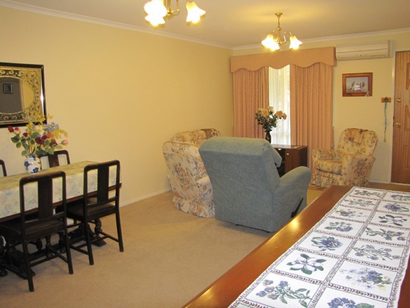 Unit 5, 15 Burrage Court, Moe VIC 3825