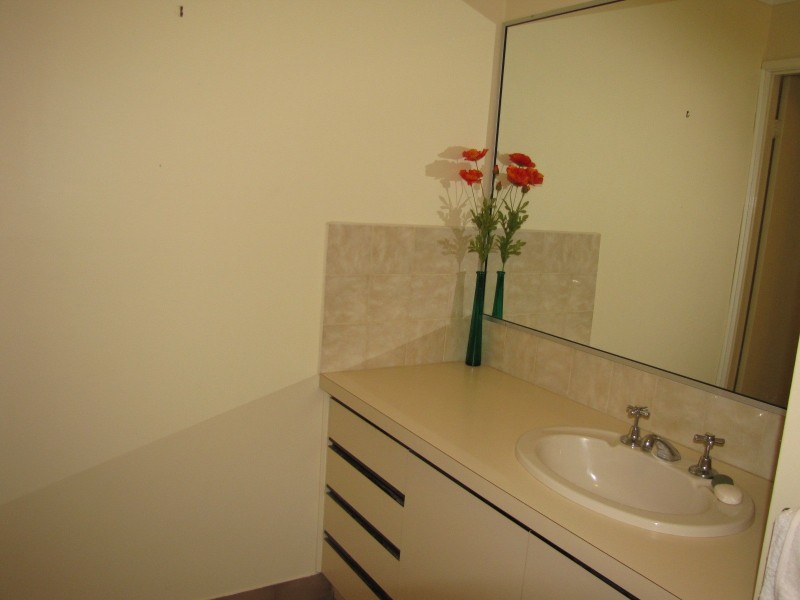 Unit 5, 15 Burrage Court, Moe VIC 3825