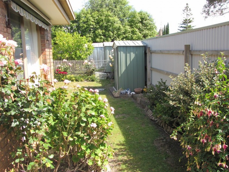 Unit 5, 15 Burrage Court, Moe VIC 3825