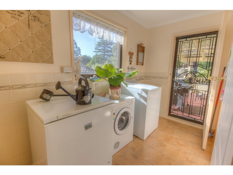 105 Haunted Hills Road, Newborough VIC 3825