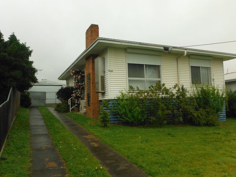 17 Elizabeth Street, Moe VIC 3825