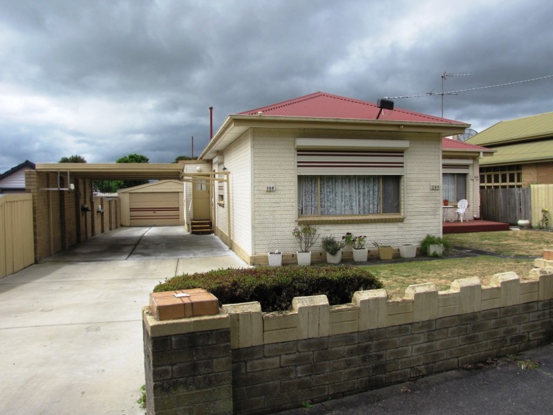 108 Service Road, Moe VIC 3825