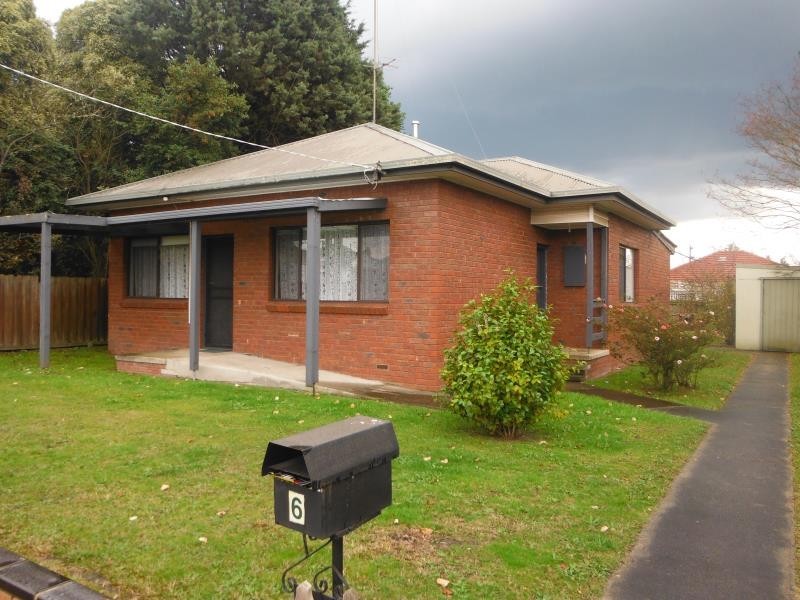 6 Johnson Street, Moe VIC 3825