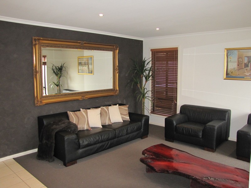 5 Varcoe Court, Newborough VIC 3825