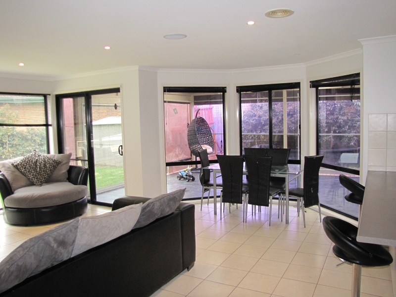 5 Varcoe Court, Newborough VIC 3825