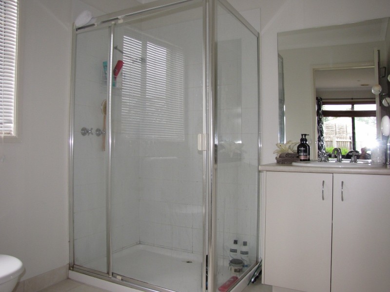 5 Varcoe Court, Newborough VIC 3825