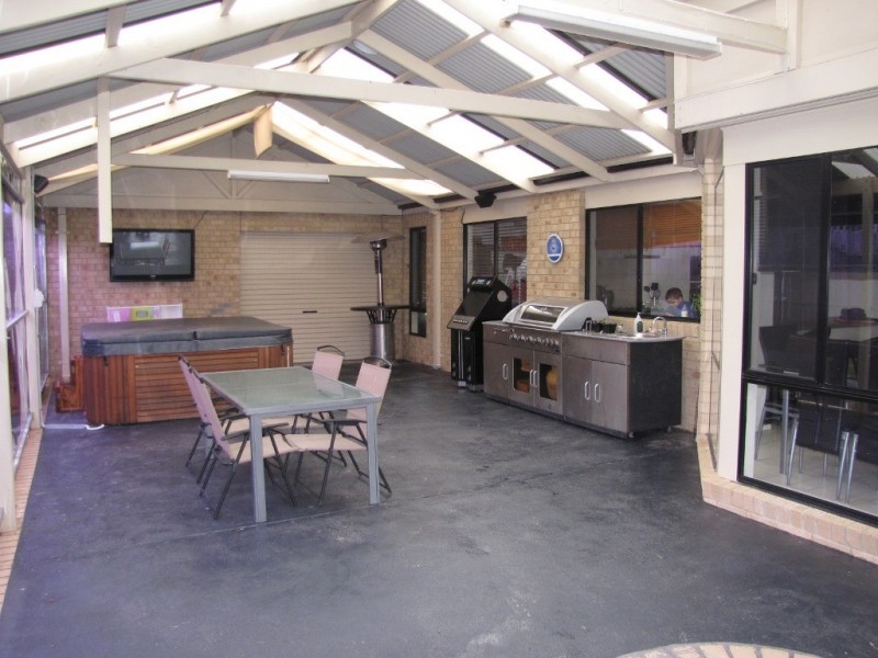 5 Varcoe Court, Newborough VIC 3825