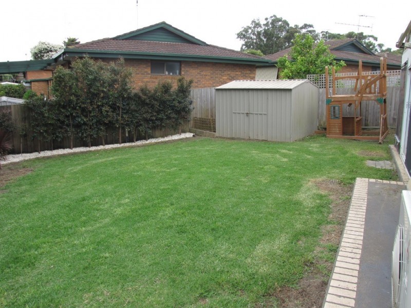 5 Varcoe Court, Newborough VIC 3825