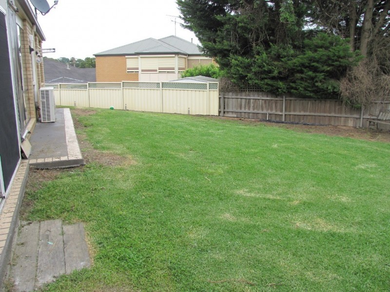 5 Varcoe Court, Newborough VIC 3825