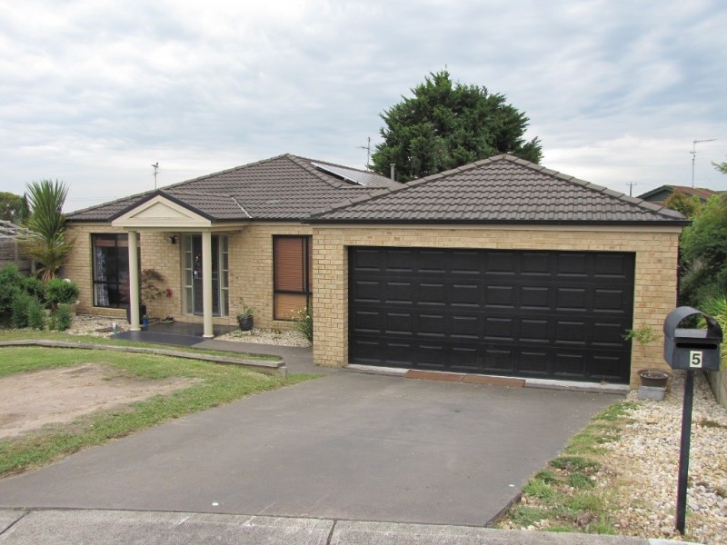 5 Varcoe Court, Newborough VIC 3825
