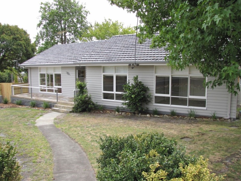 19 Murray Road, Newborough VIC 3825