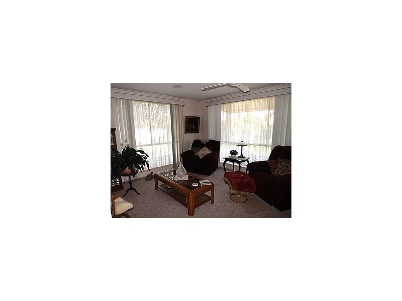 Unit 2/1B Mena Street, Moe VIC 3825