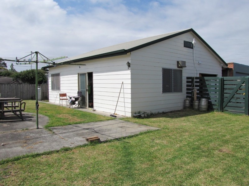 17 Austin Avenue, Moe VIC 3825