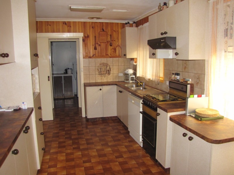 11 Evelyn Street, Moe VIC 3825